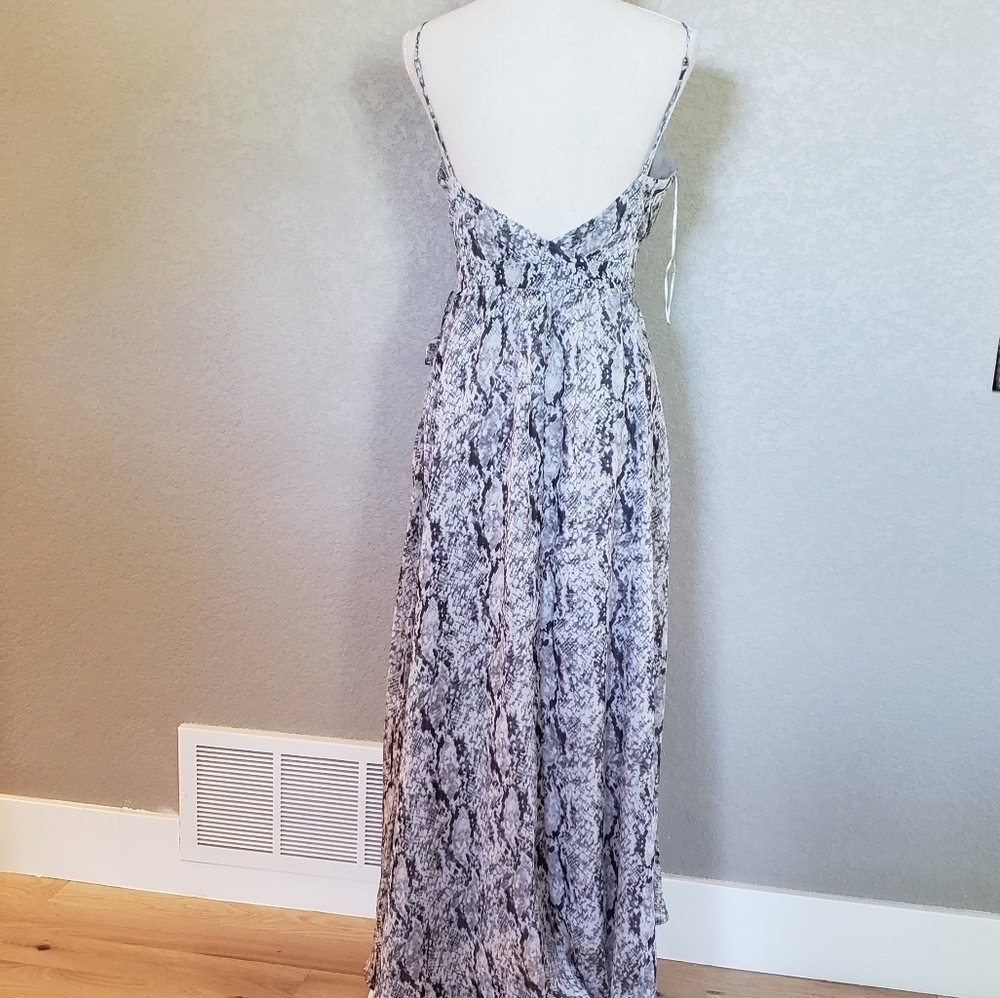Astr The Label snake print maxi wrap dress size Medium - Picture 3 of 13